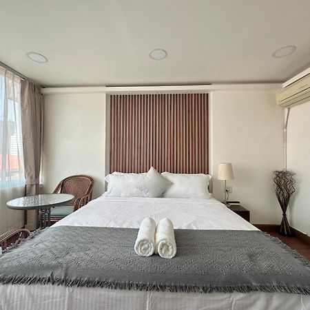 Longzhu Guesthouse Bangkok Buitenkant foto