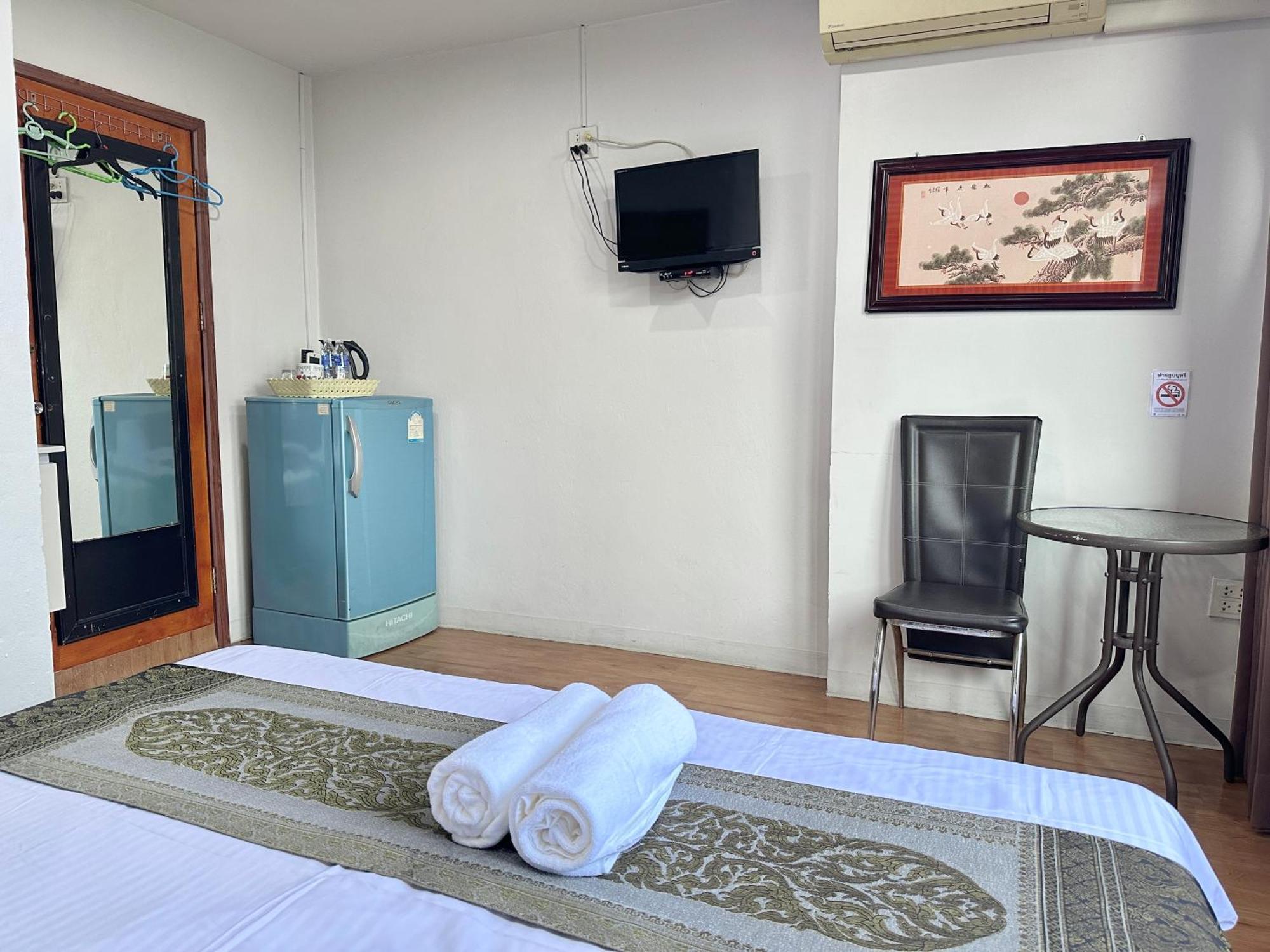 Longzhu Guesthouse Bangkok Buitenkant foto