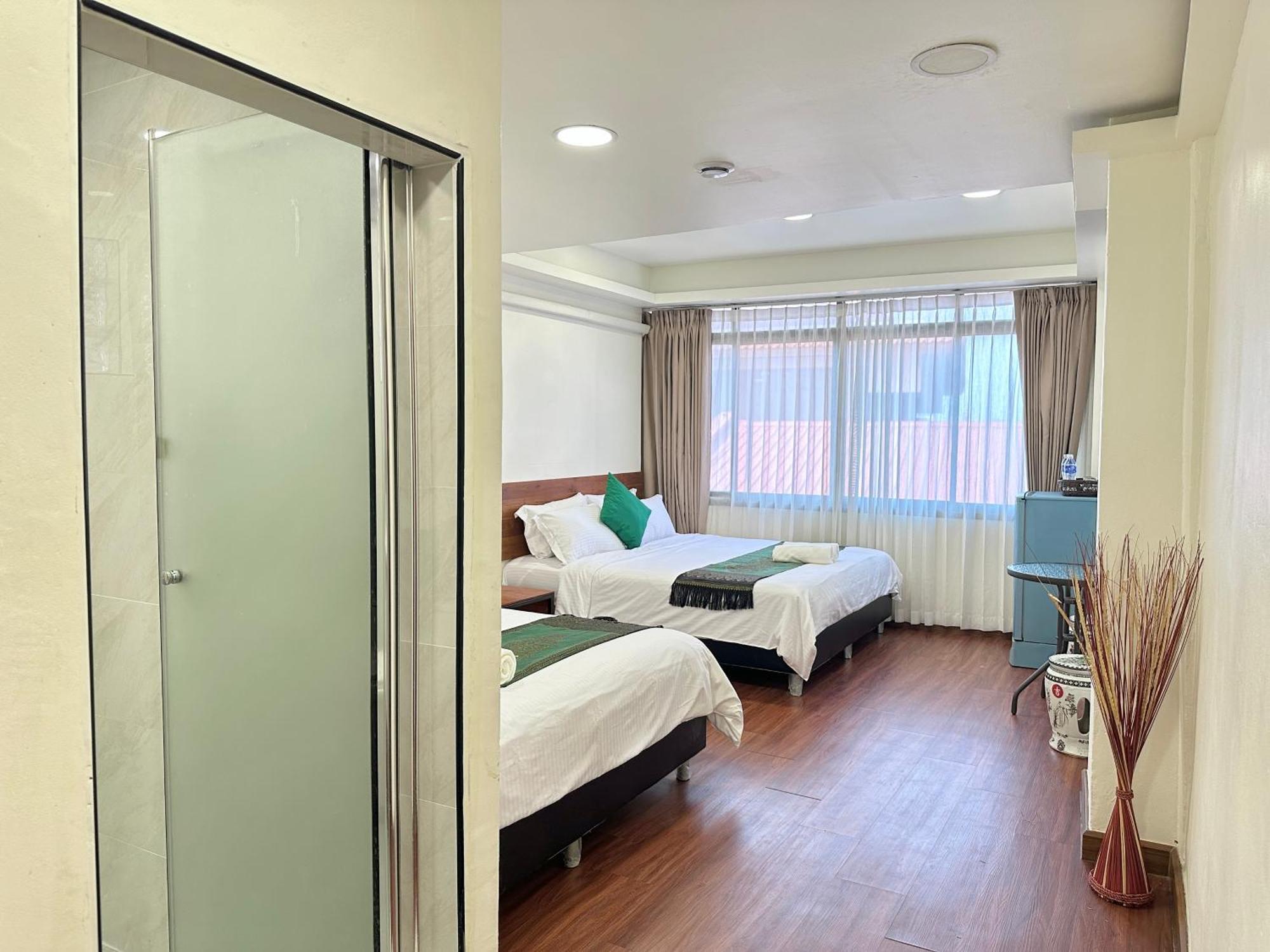 Longzhu Guesthouse Bangkok Buitenkant foto