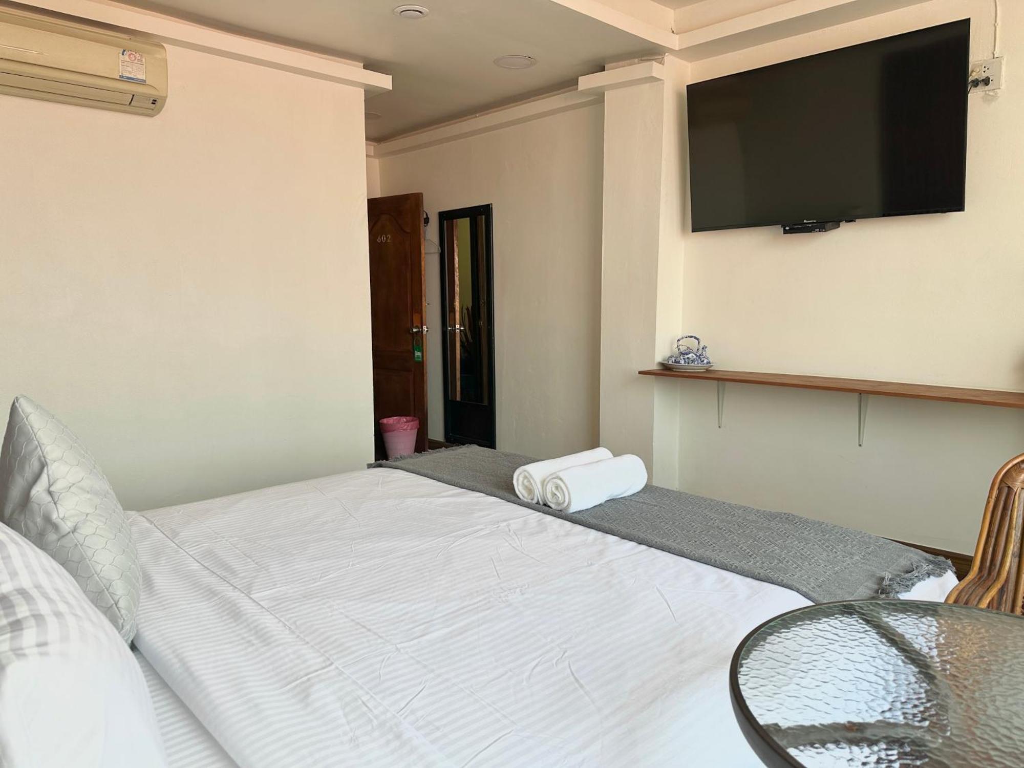 Longzhu Guesthouse Bangkok Buitenkant foto